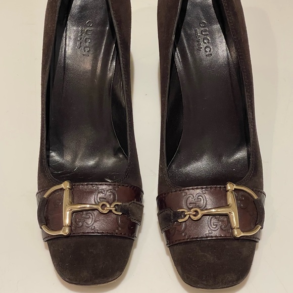 Gucci Suede Mid-Heel Pump with Horsebit - Picture 2 of 3